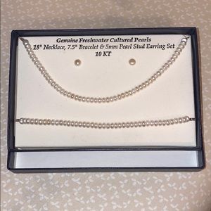 Genuine Freshwater Cultured Pearl Jewelry Set